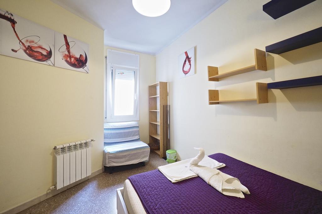 Motorsport Barcelona Hostel Εξωτερικό φωτογραφία