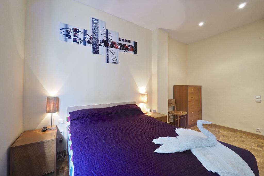 Motorsport Barcelona Hostel Εξωτερικό φωτογραφία