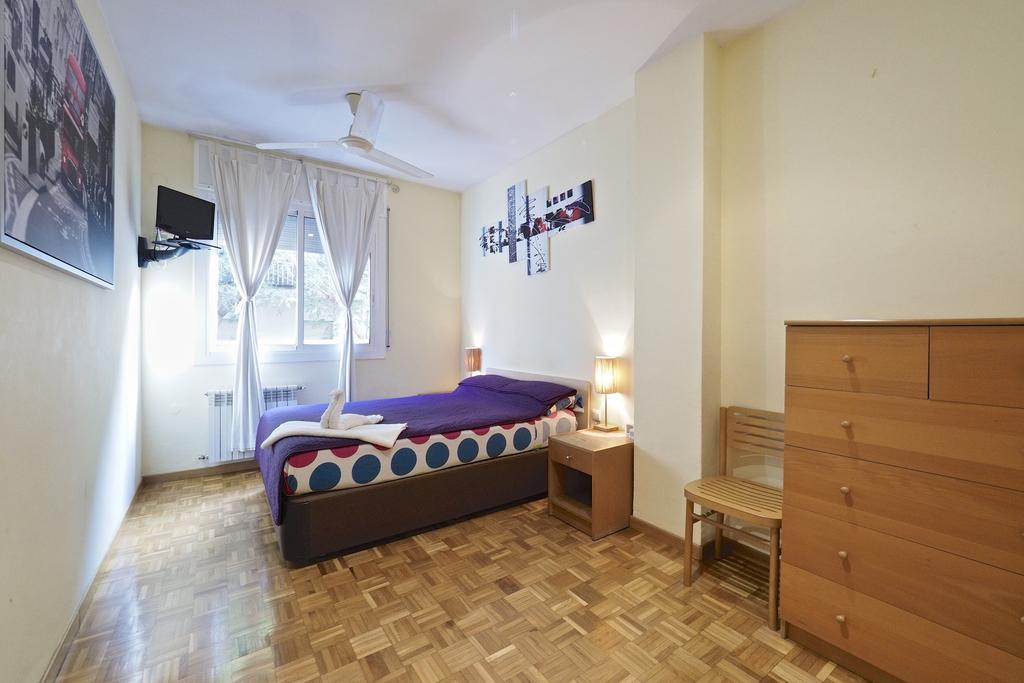 Motorsport Barcelona Hostel Εξωτερικό φωτογραφία