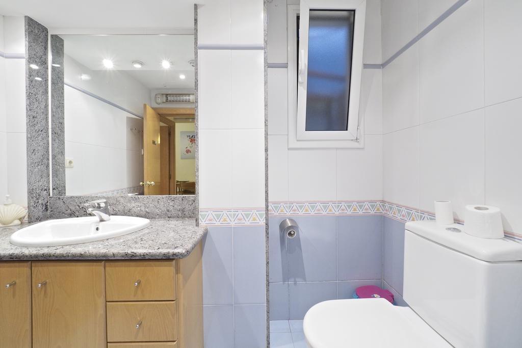 Motorsport Barcelona Hostel Εξωτερικό φωτογραφία